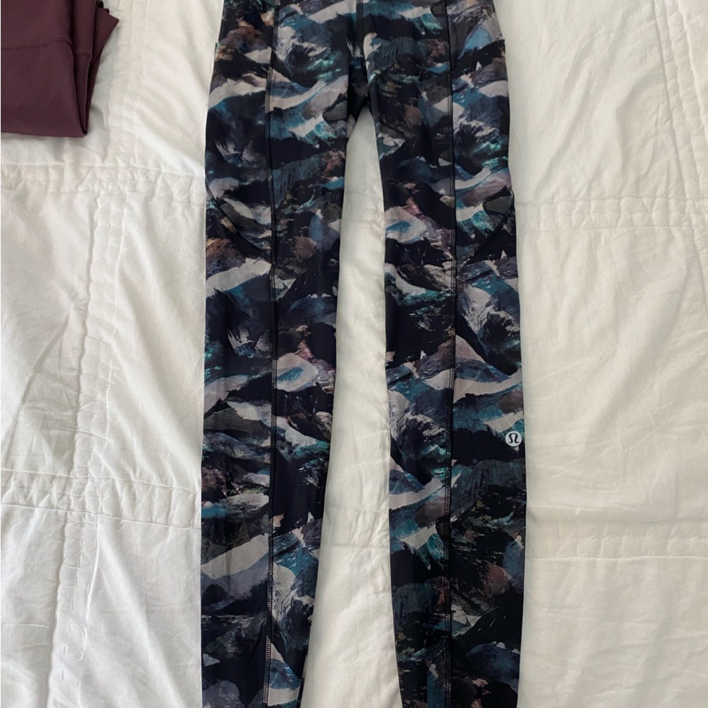 LULULEMON leggings 23” Size: 2